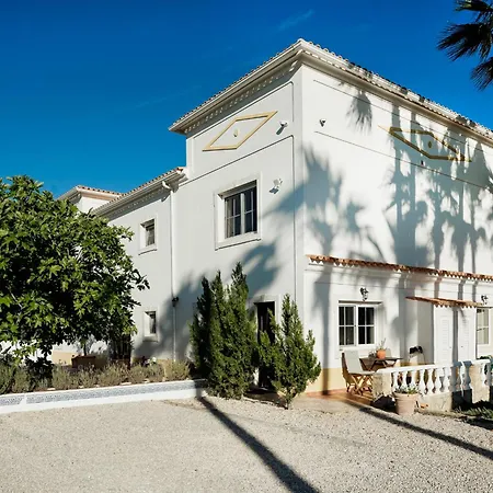 Alojamento de Acomodação e Pequeno-almoço Entrecolinas 4*