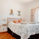Oda ve Kahvaltı Entrecolinas 4*