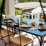 Oda ve Kahvaltı Entrecolinas 4*