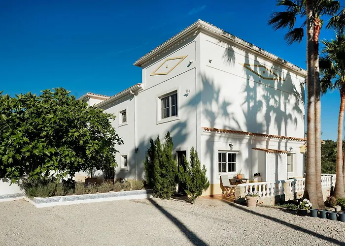 Frühstückspension Entrecolinas 4*